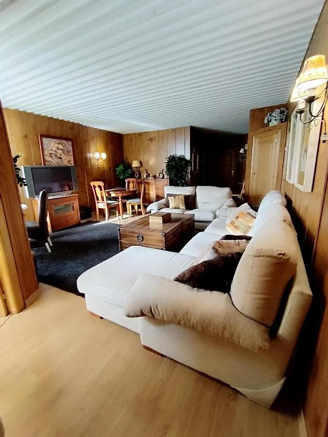 Apartamento Europa 3 Dormitorios Y 2 Banos Con Parking Y Wifi By Surynieve Borrar contacts